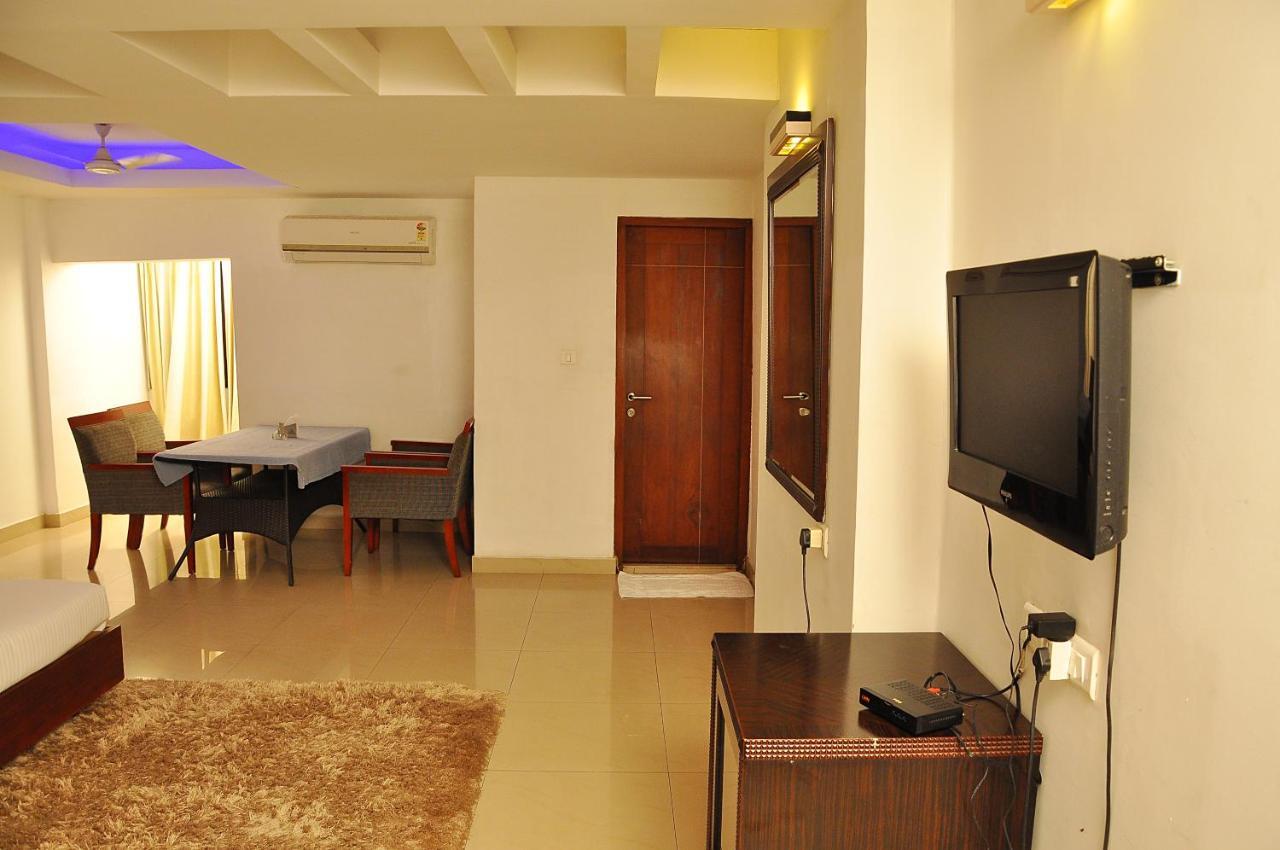 Hotel Luciya Kochi Εξωτερικό φωτογραφία