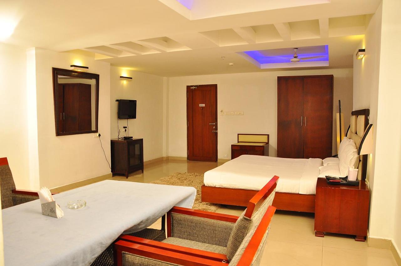 Hotel Luciya Kochi Εξωτερικό φωτογραφία