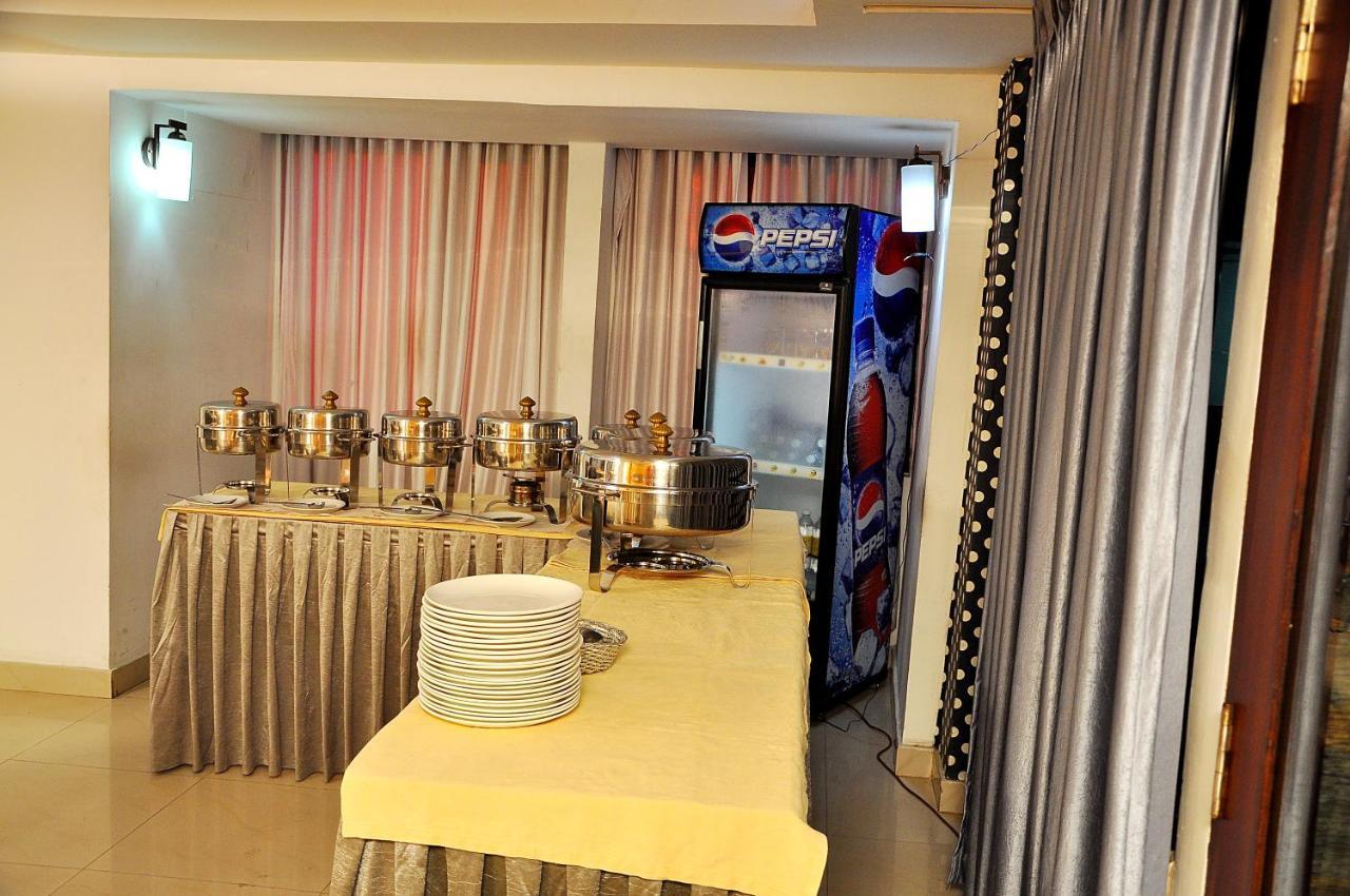 Hotel Luciya Kochi Εξωτερικό φωτογραφία