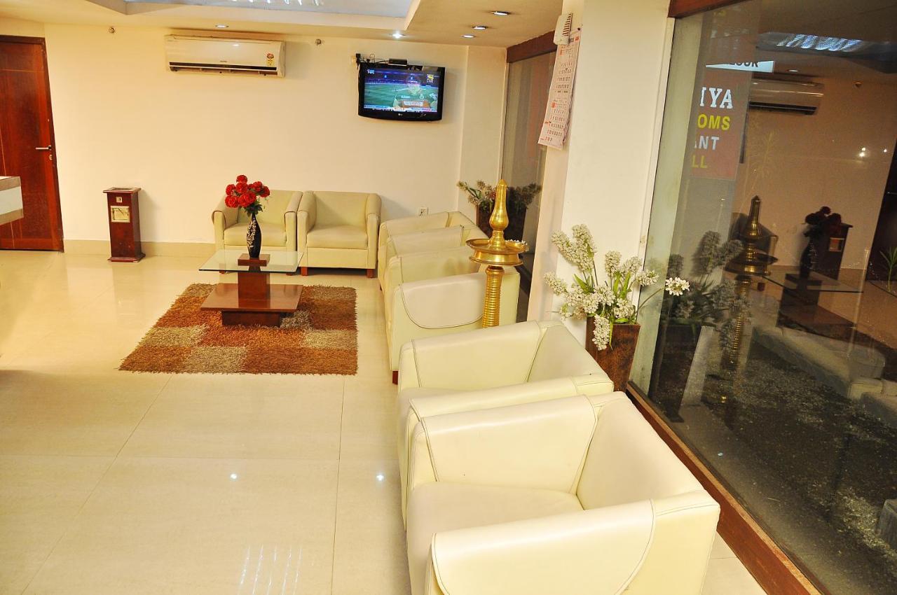Hotel Luciya Kochi Εξωτερικό φωτογραφία