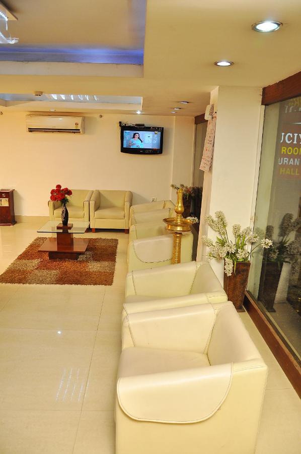 Hotel Luciya Kochi Εξωτερικό φωτογραφία