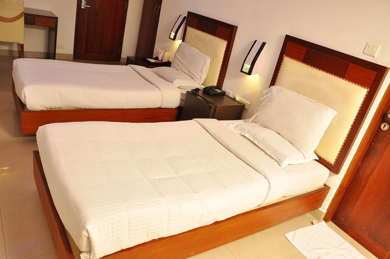 Hotel Luciya Kochi Εξωτερικό φωτογραφία