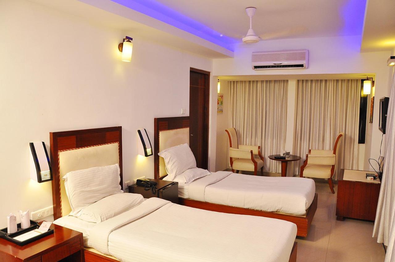 Hotel Luciya Kochi Εξωτερικό φωτογραφία