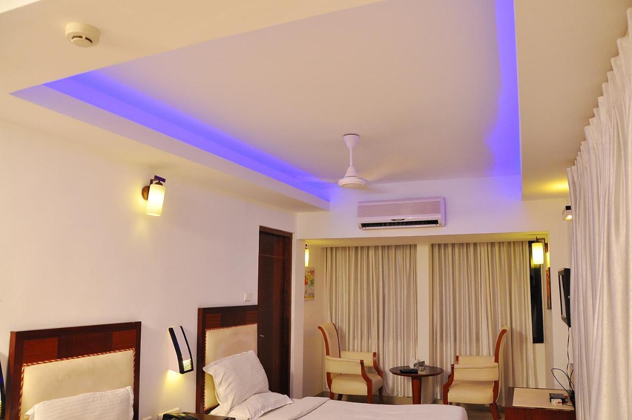 Hotel Luciya Kochi Εξωτερικό φωτογραφία