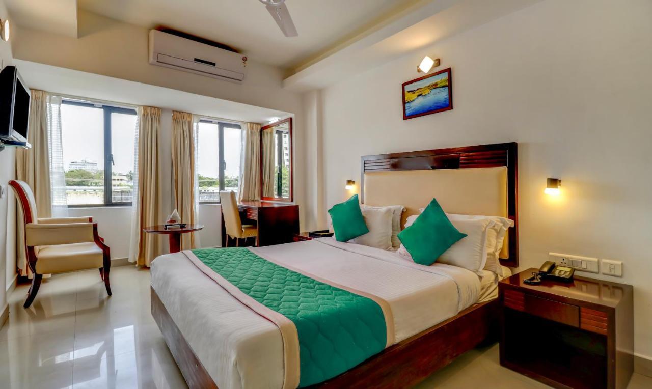 Hotel Luciya Kochi Εξωτερικό φωτογραφία