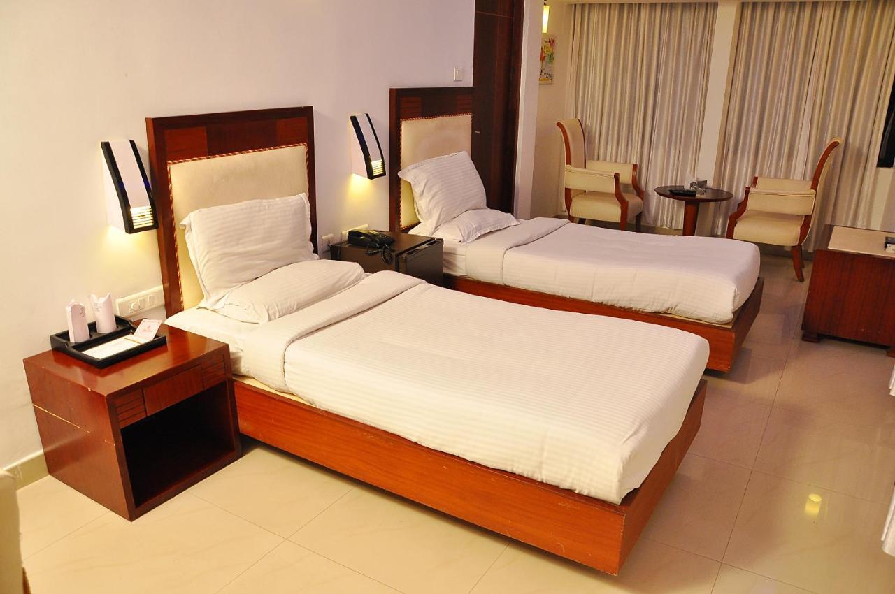 Hotel Luciya Kochi Εξωτερικό φωτογραφία