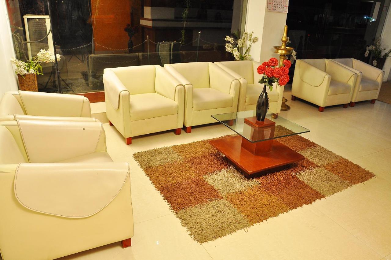 Hotel Luciya Kochi Εξωτερικό φωτογραφία