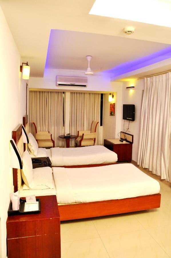 Hotel Luciya Kochi Εξωτερικό φωτογραφία